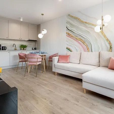 Seaside 4 Pory Roku アパート コウォブジェク